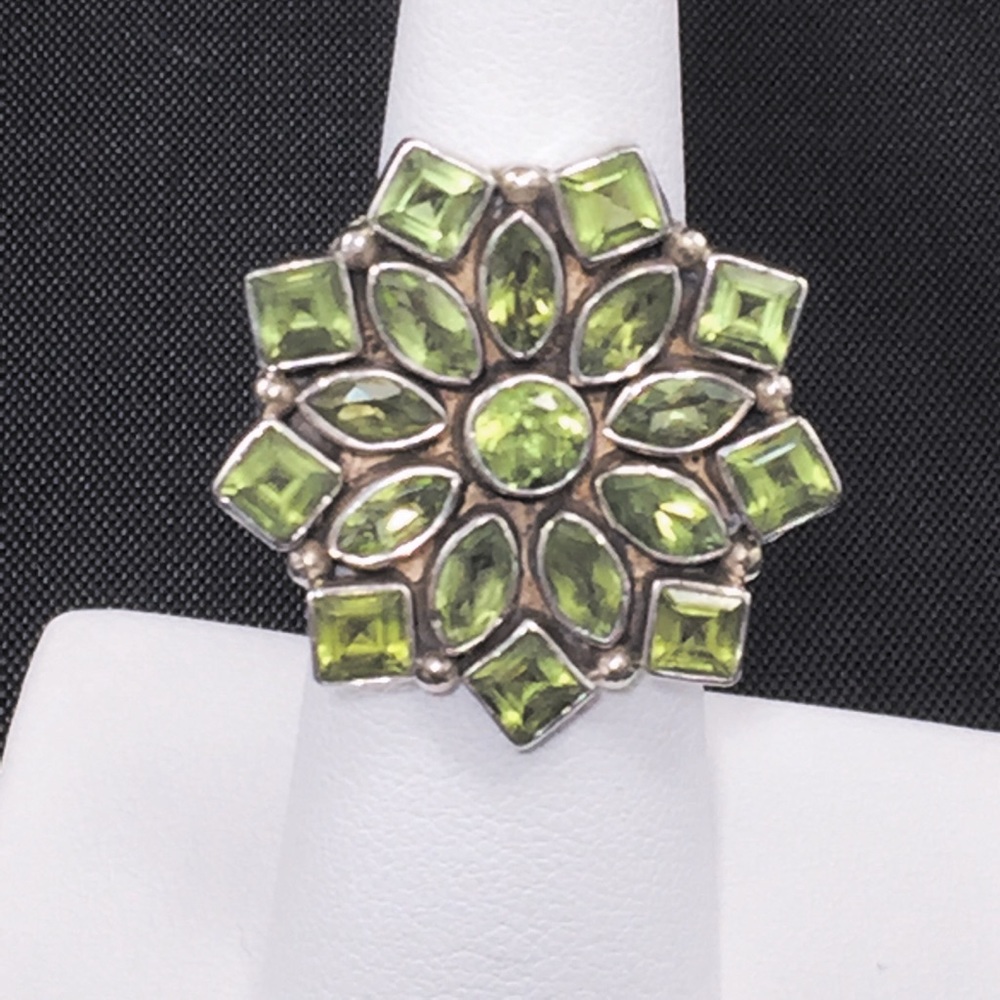Boho peridot mandala/flower ring, sterling silver
